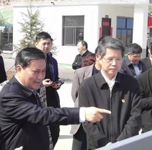 熱烈歡迎河南省副省長(zhǎng)武國定、汝陽縣縣委書記潘峰到我廠指導(dǎo)工作